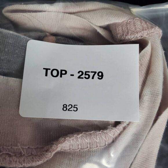 Torrid Size 0 Gray Graphic Tee “Own Kind of Beautiful” Lace-Up Neck Varsity - Picture 7 of 7